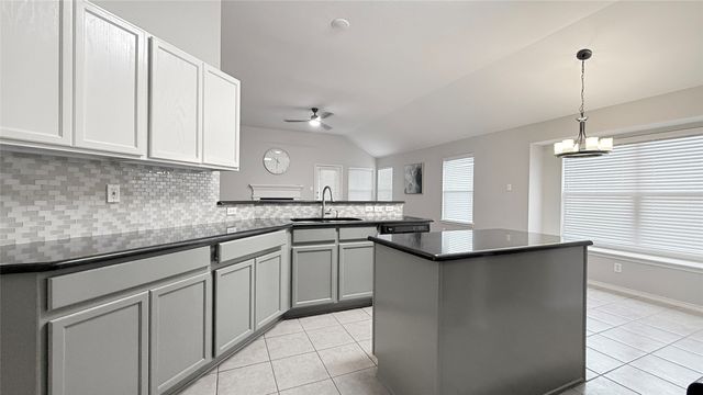 602 Soledad Street, Arlington, TX 76002