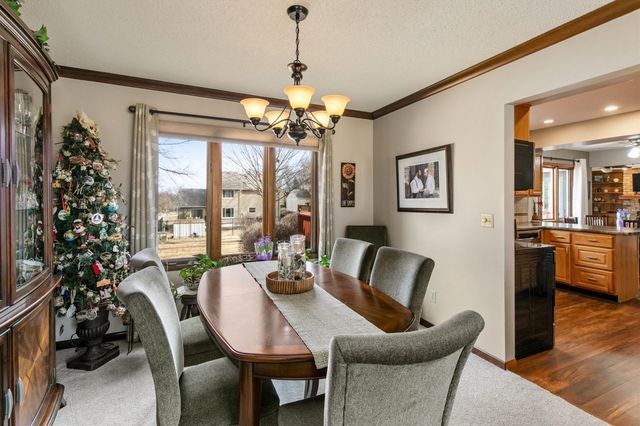 4205 98th Street, Urbandale, IA 50322