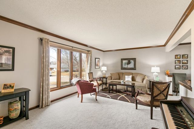 4205 98th Street, Urbandale, IA 50322