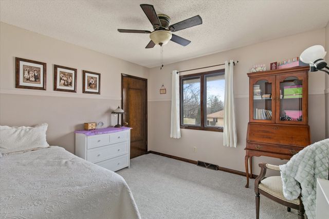 4205 98th Street, Urbandale, IA 50322