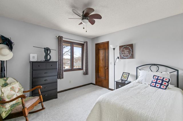 4205 98th Street, Urbandale, IA 50322