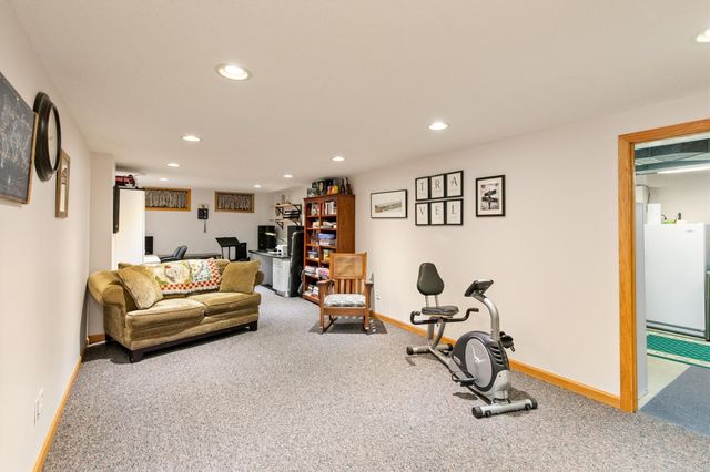 4205 98th Street, Urbandale, IA 50322