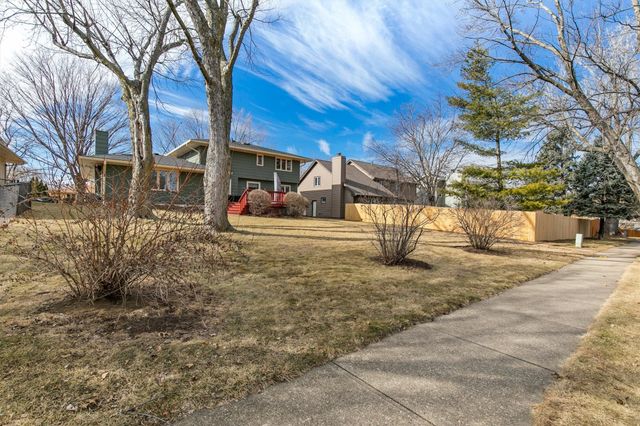 4205 98th Street, Urbandale, IA 50322