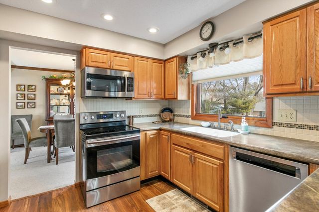 4205 98th Street, Urbandale, IA 50322