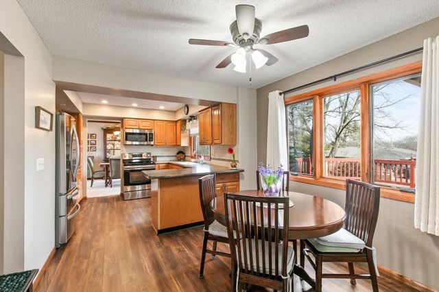 4205 98th Street, Urbandale, IA 50322