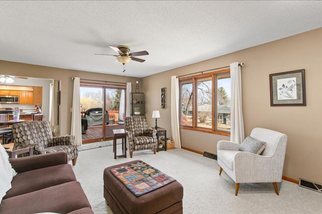 4205 98th Street, Urbandale, IA 50322