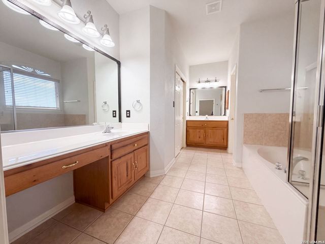 357 FRANK BAUM DR, Schertz, TX 78154