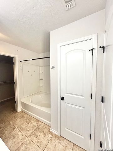 10715 Sable Range, San Antonio, TX 78245