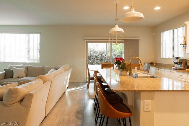 6860 Stonetrace Street, Las Vegas, NV 89148