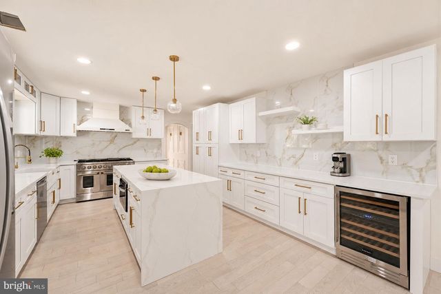 26 BENTLEY RD, Monroe Township, NJ 08831