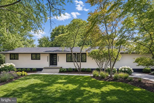 26 BENTLEY RD, Monroe Township, NJ 08831
