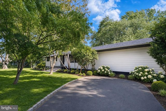 26 BENTLEY RD, Monroe Township, NJ 08831