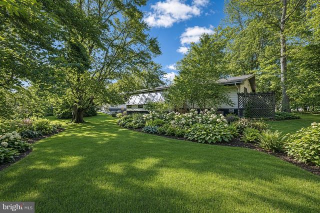 26 BENTLEY RD, Monroe Township, NJ 08831