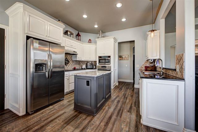 281 Meadow Lark Lane, Blanchard, OK 73010