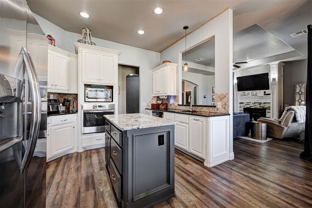 281 Meadow Lark Lane, Blanchard, OK 73010
