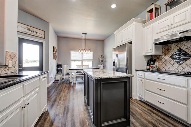 281 Meadow Lark Lane, Blanchard, OK 73010