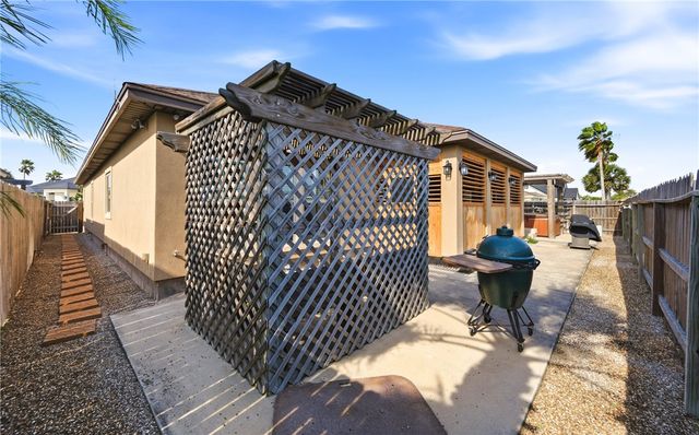 15922 Cabo Blanco Dr, Corpus Christi, TX 78418