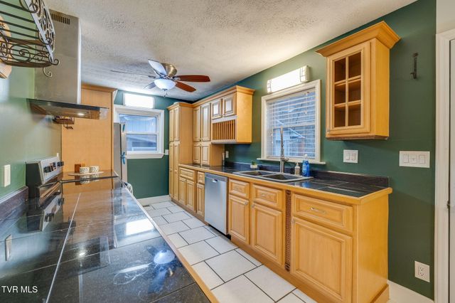 195 Bear Hollow Road, Elizabethton, TN 37643