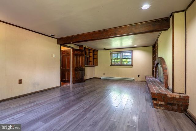101 MILL RD, Oreland, PA 19075