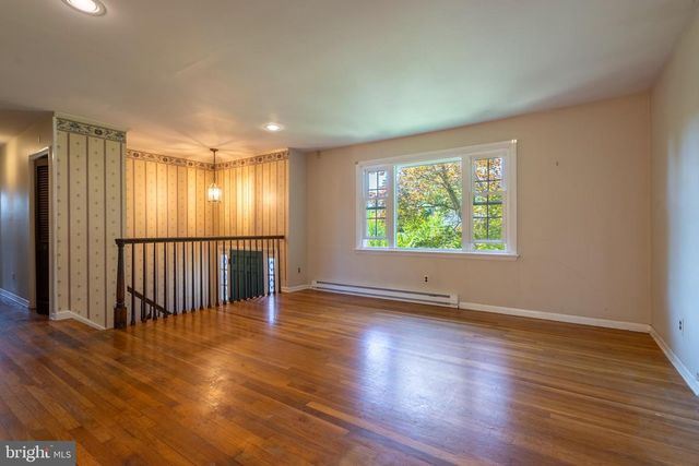 101 MILL RD, Oreland, PA 19075