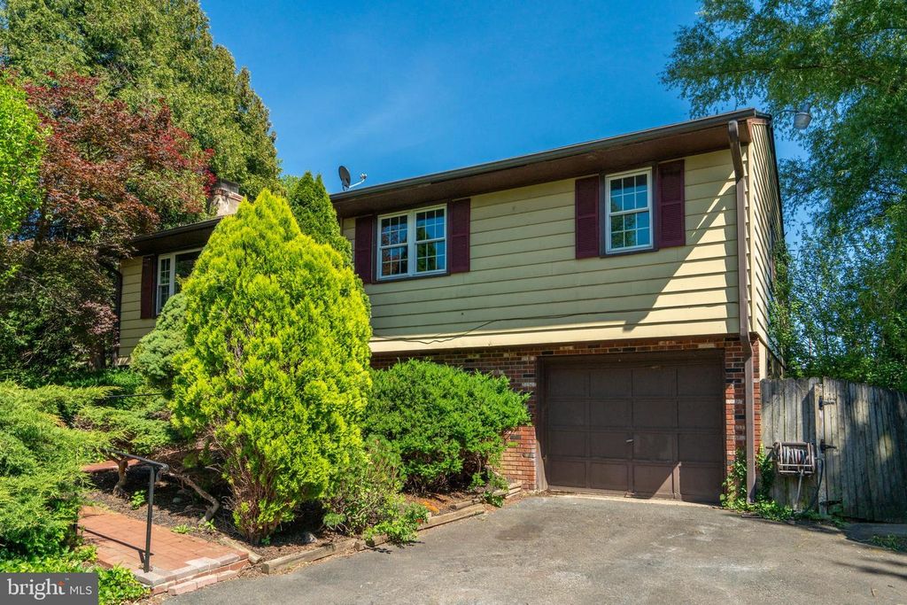 101 MILL RD, Oreland, PA 19075