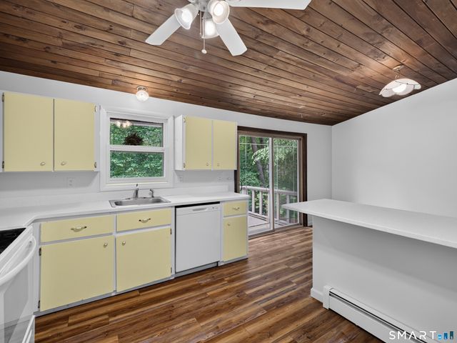 75 Airline Road, Clinton, CT 06413