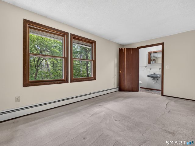 75 Airline Road, Clinton, CT 06413