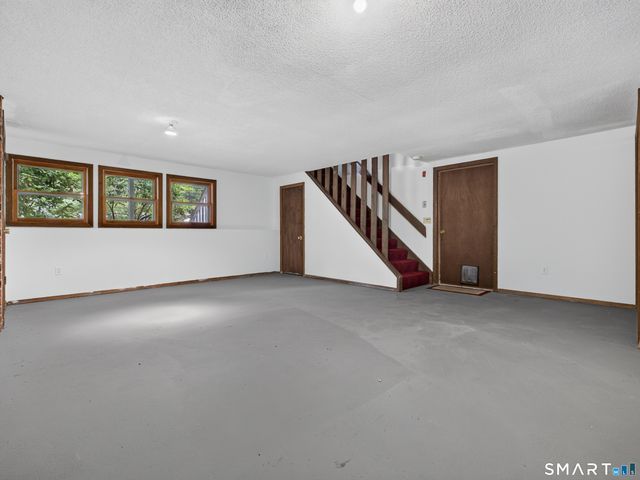 75 Airline Road, Clinton, CT 06413