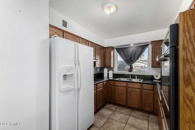 3945 W ORANGE Drive, Phoenix, AZ 85019