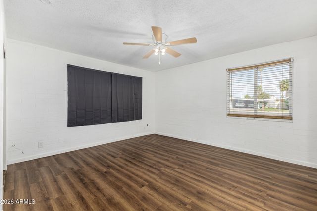 3945 W ORANGE Drive, Phoenix, AZ 85019