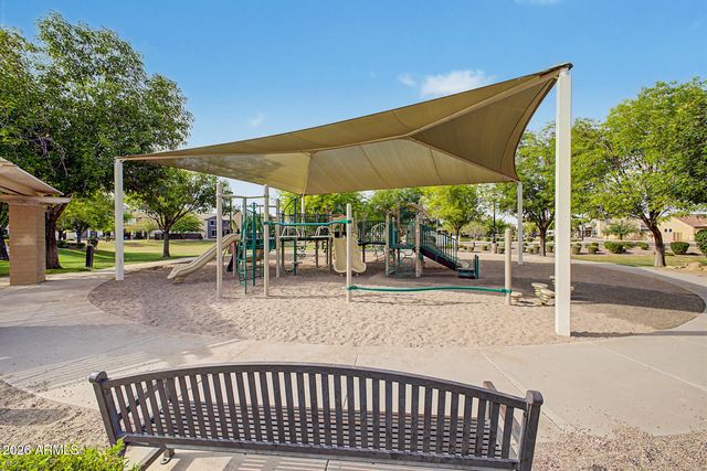 2869 E BART Street, Gilbert, AZ 85295