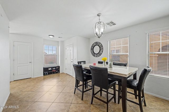 2869 E BART Street, Gilbert, AZ 85295