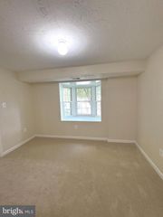 8141 LAKEPARK DR, Alexandria, VA 22309