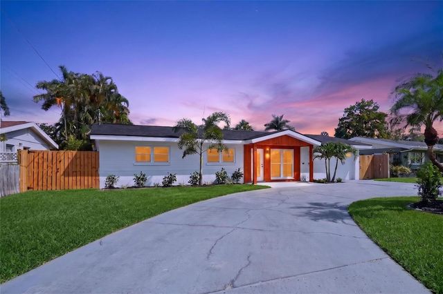1524 CARSON CIRCLE NE, St Petersburg, FL 33703