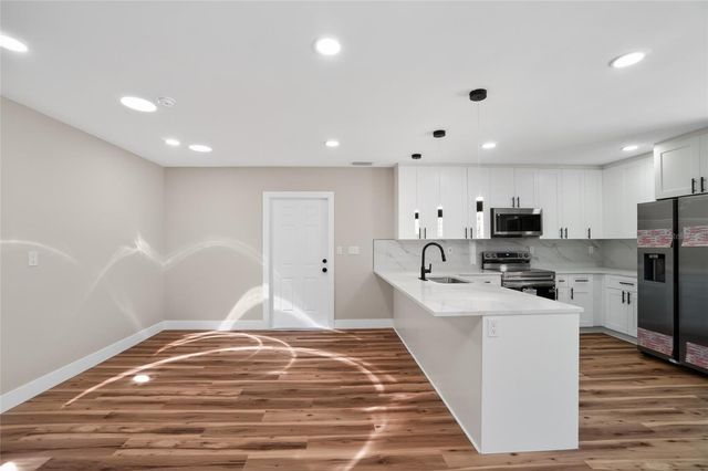1524 CARSON CIRCLE NE, St Petersburg, FL 33703