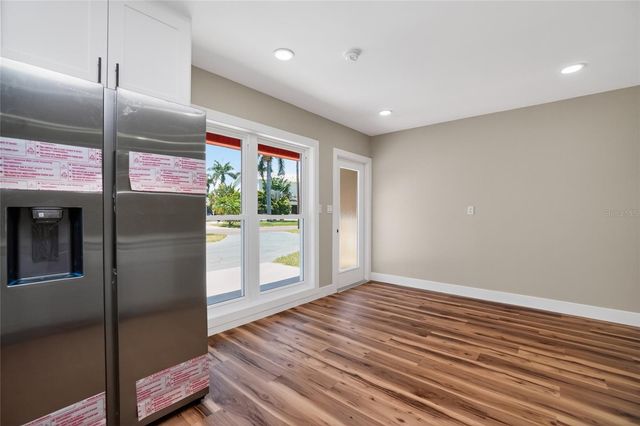 1524 CARSON CIRCLE NE, St Petersburg, FL 33703