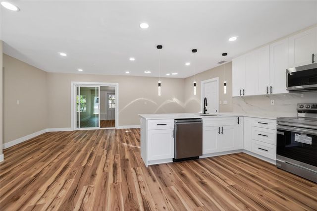 1524 CARSON CIRCLE NE, St Petersburg, FL 33703