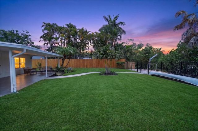 1524 CARSON CIRCLE NE, St Petersburg, FL 33703