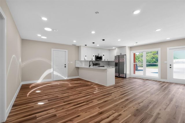 1524 CARSON CIRCLE NE, St Petersburg, FL 33703