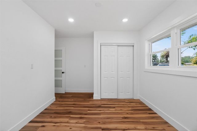 1524 CARSON CIRCLE NE, St Petersburg, FL 33703
