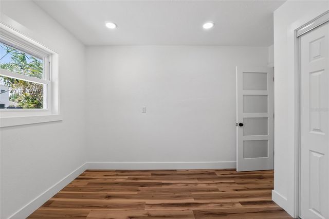 1524 CARSON CIRCLE NE, St Petersburg, FL 33703
