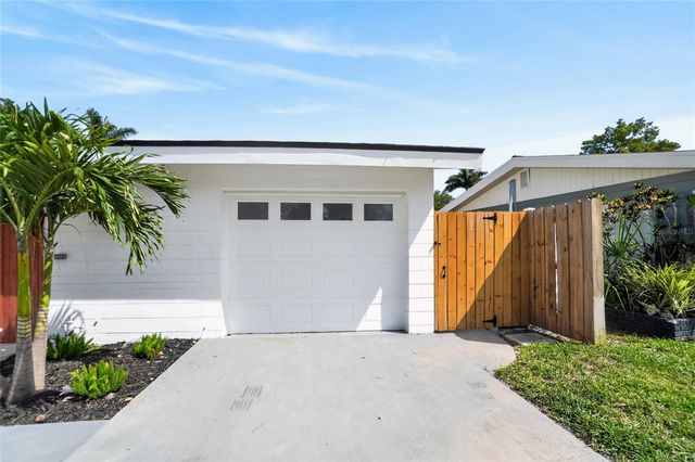 1524 CARSON CIRCLE NE, St Petersburg, FL 33703