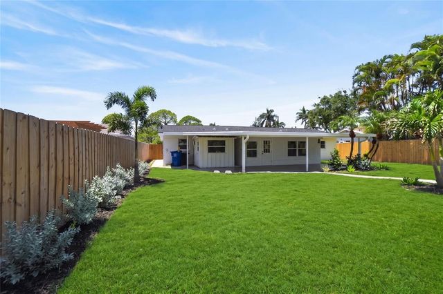 1524 CARSON CIRCLE NE, St Petersburg, FL 33703