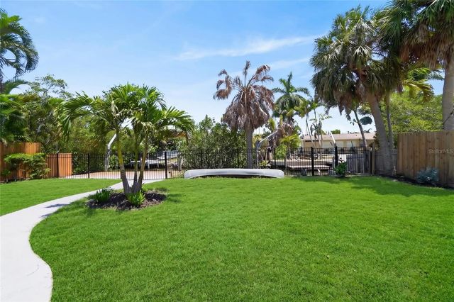 1524 CARSON CIRCLE NE, St Petersburg, FL 33703
