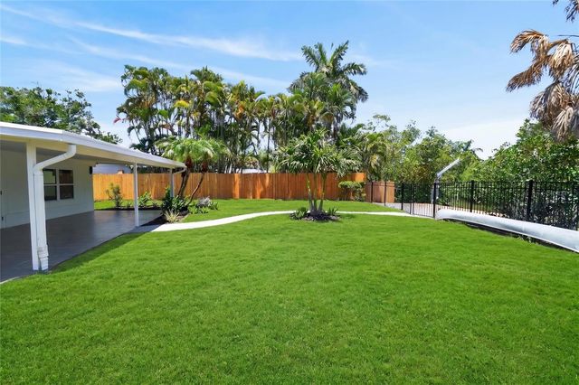 1524 CARSON CIRCLE NE, St Petersburg, FL 33703