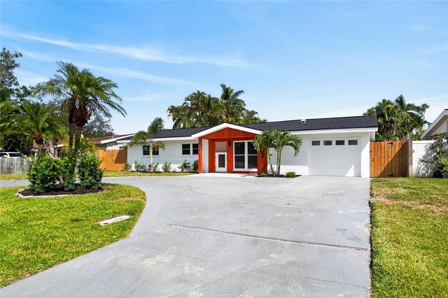 1524 CARSON CIRCLE NE, St Petersburg, FL 33703