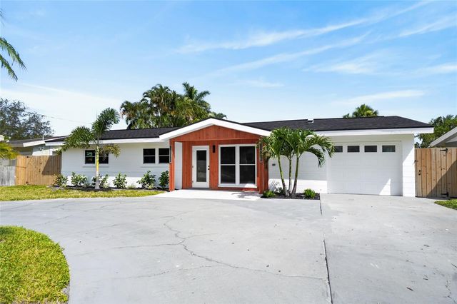 1524 CARSON CIRCLE NE, St Petersburg, FL 33703