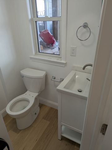 296 Fulton St 1, Medford, MA 02155