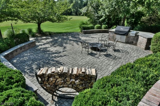 365 Mine Brook Rd, Bernards Twp., NJ 07931