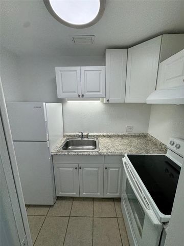 1727-1727 NE 2ND STREET 4, Ocala, FL 34470
